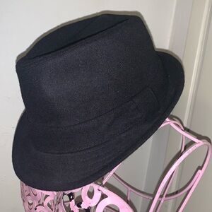 Like New Sakkas black fedora hat